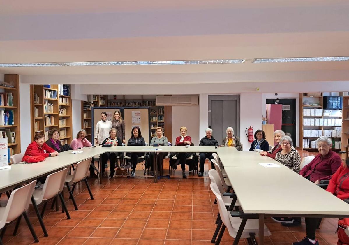 Imagen principal - La biblioteca arroyana celebró el Día de las Bibliotecas con varias actividades