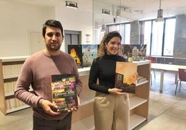 Entrega de los anuarios a la biblioteca arroyana.