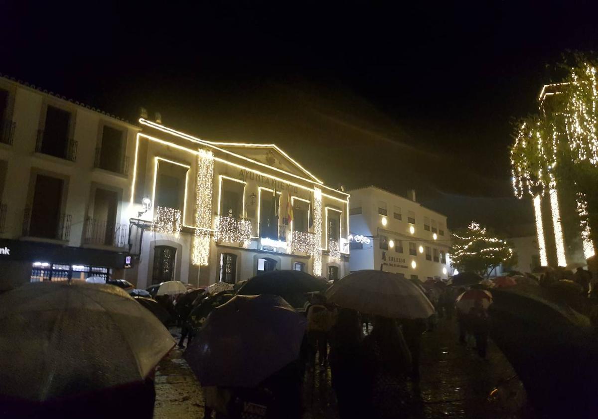 Imagen principal - Arroyo se ilumina de Navidad