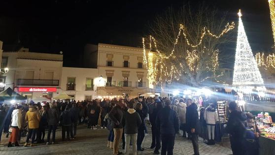 Los arroyanos volvieron a disfrutar del Mercado Navideño