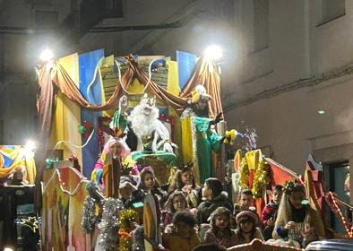 Imagen secundaria 1 - Recogida de cartas de los Magos y Cabalgata y recogida de cartas de Papá Noel. 