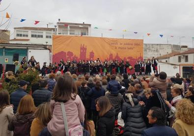 Imagen secundaria 1 - Arroyo de la Luz disfrutó de sus Coles con Buche