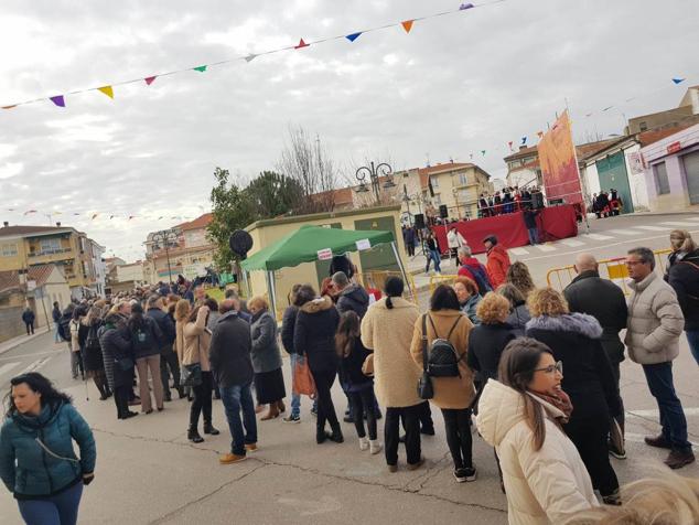 Degustación popular de las coles con buche.