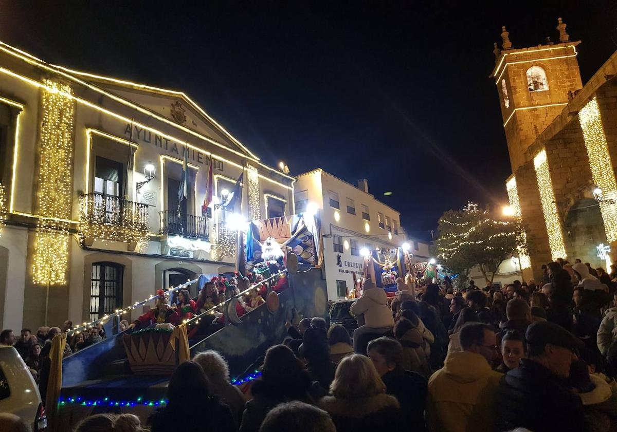 Imagen principal - Cabalgata de los Reyes Magos.