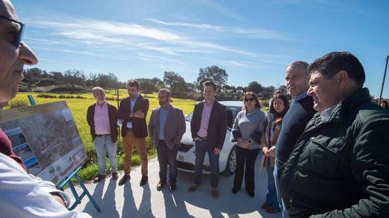 El presidente de la Diputación visita el camino La Calleja Del Valle
