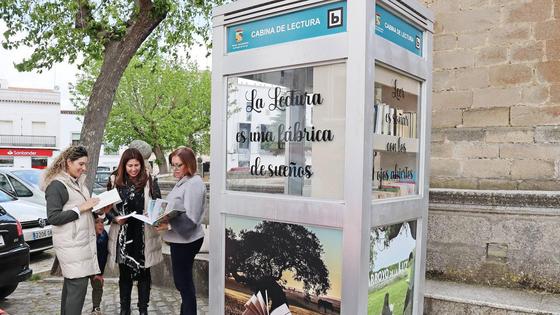 Las cabinas de teléfono se transforman en bibliotecas