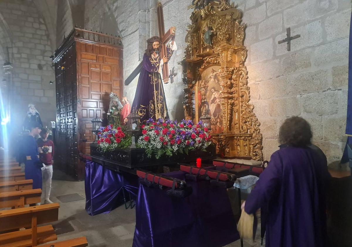 Imagen principal - Hasta última hora se esperó para ver si se podía salir.