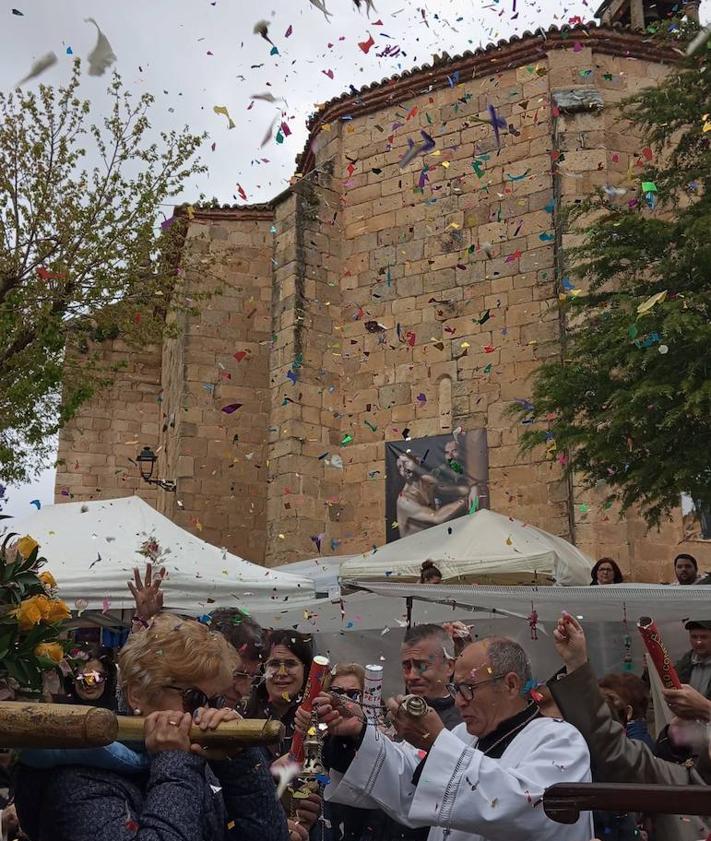 Imagen secundaria 2 - La Semana Santa finalizó con 'El Encuentro'