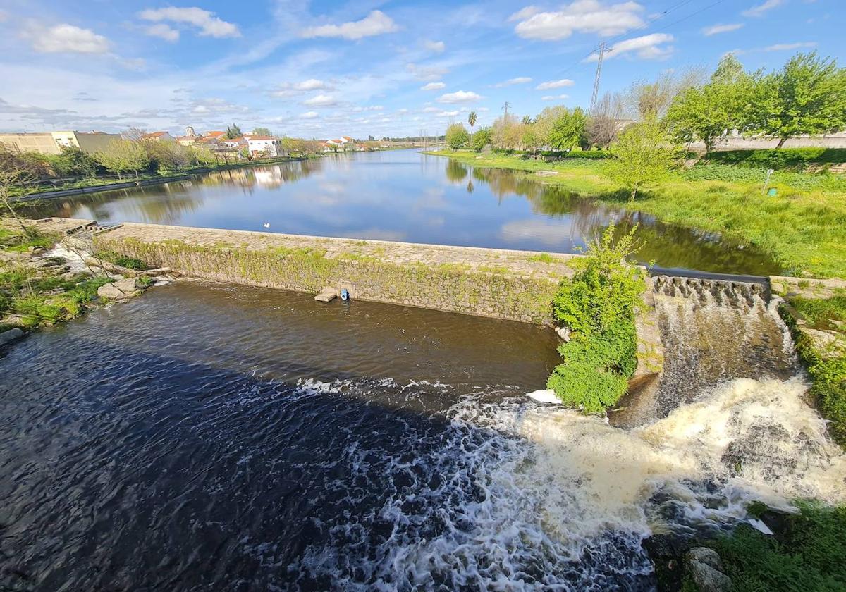 Las últimas lluvias han vuelto a llenar la localidad de agua