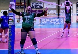 Janine Sandell festeja un punto.