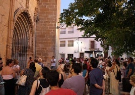 Un numero grupo participó en el Recorrido Nocturno por Arroyo de la Luz