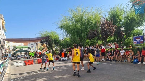 400 jugadores divididos en 101 equipos participaron en el 3x3 de Basket
