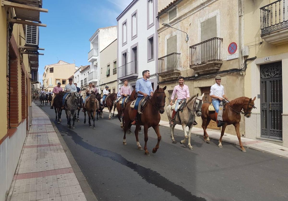 Imagen principal - Archivo. Paseo de caballos del pasado año.