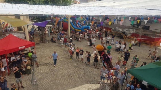 La Plaza de la Constitución acoge el Día de las Familias Arroyanas