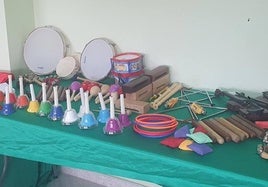 La escuela imparte las disciplinas de lenguaje musical, guitarra, piano y violín y música y movimiento.