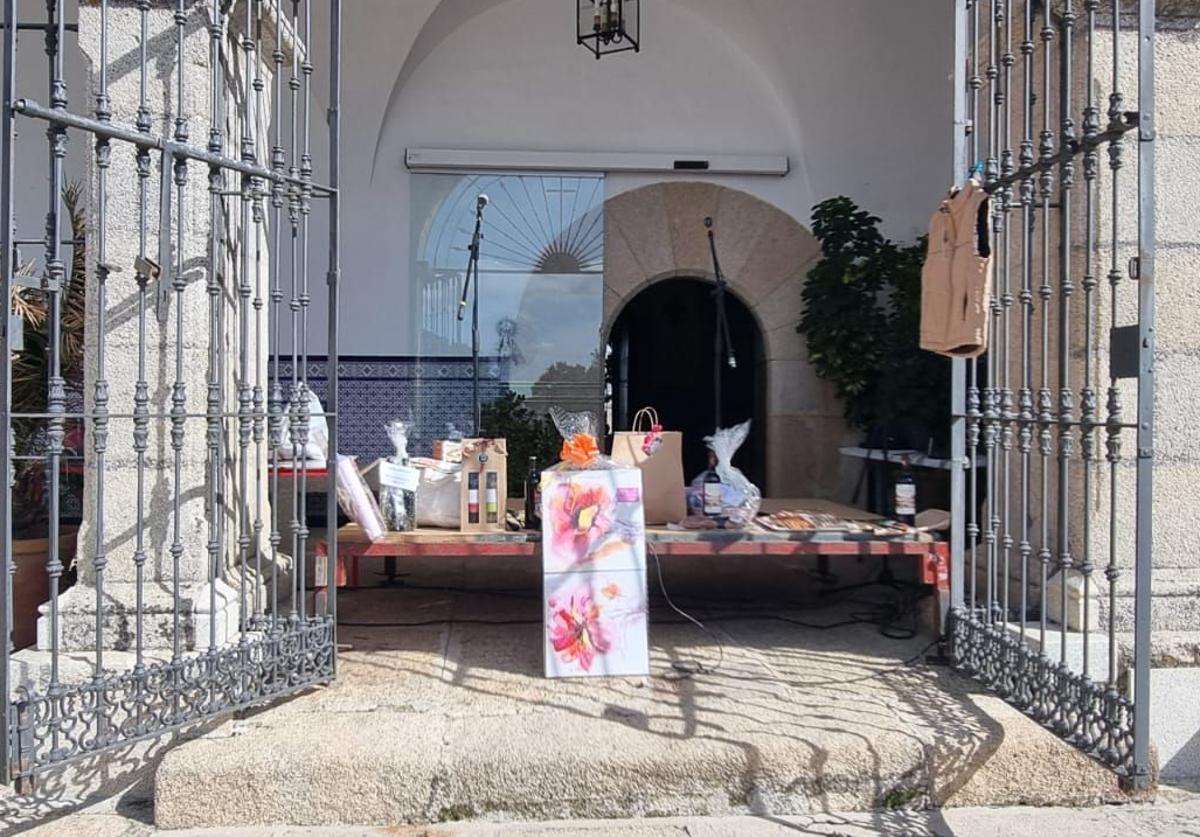 Imagen principal - Arroyo volvió a la dehesa para acompañar a San Pedrino en su día