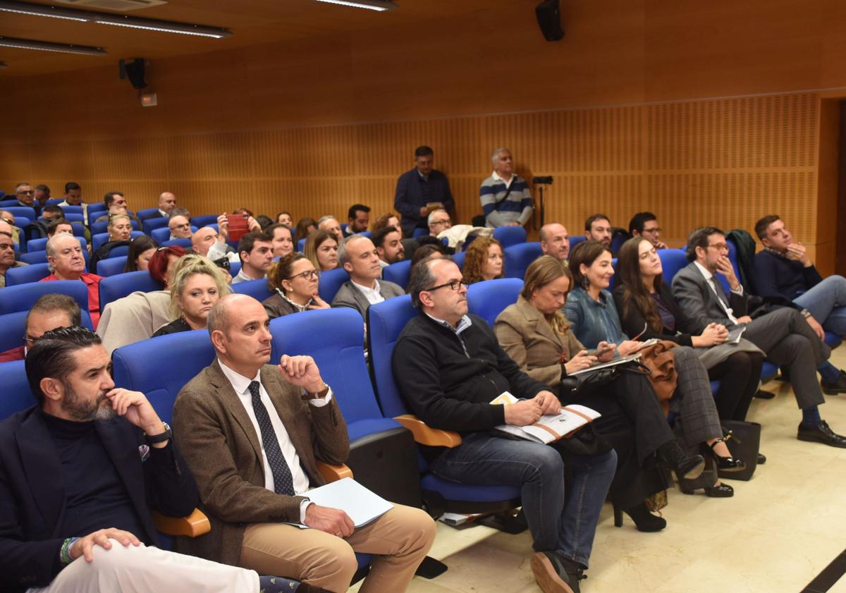 Imagen principal - La Diputación de Cáceres se une al Tribunal Superior de Justicia de Extremadura para formar a cargos electos en materia de derecho penal para una mejor gestión en los ayuntamientos