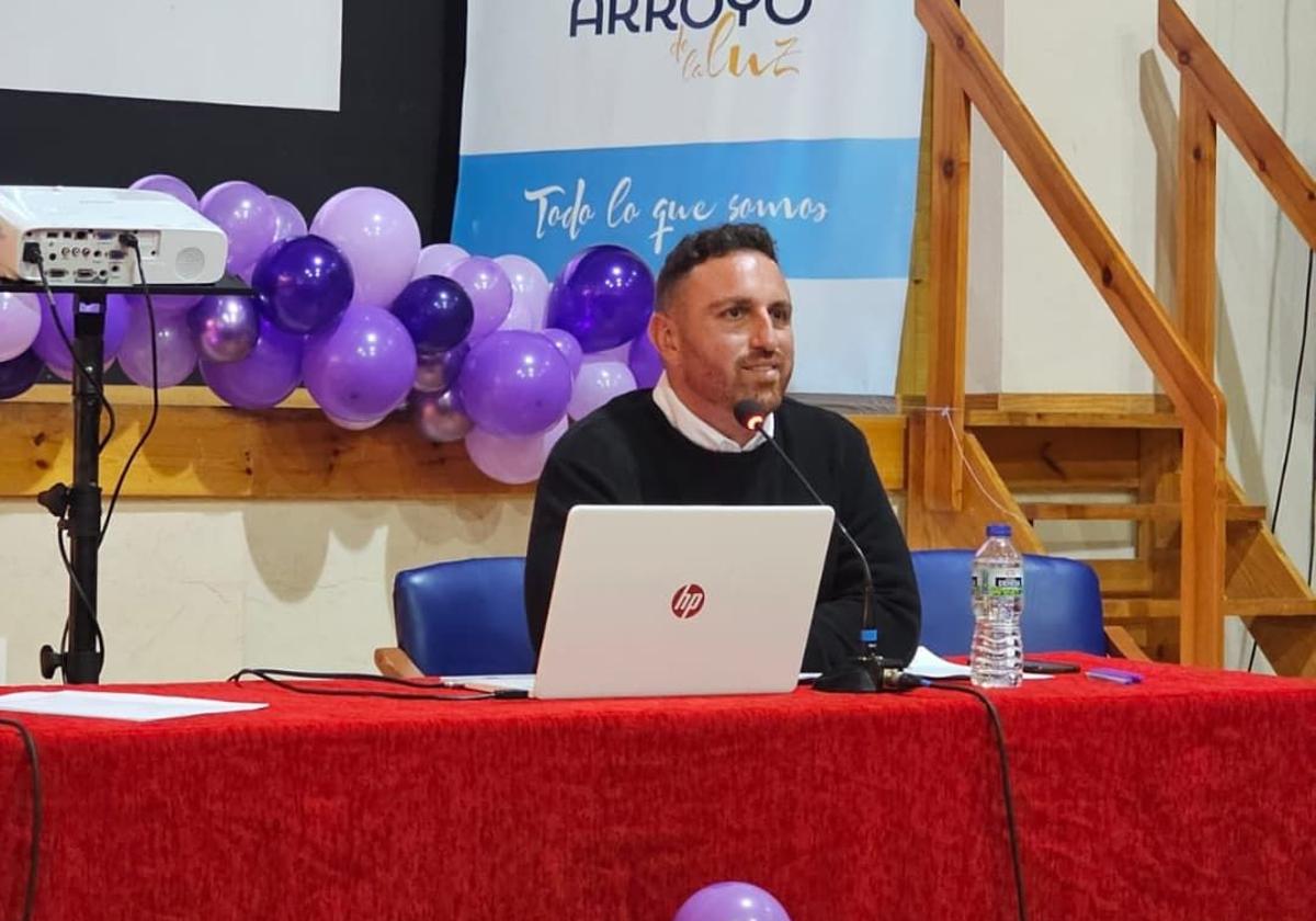 Teo Carrasco presenta su libro en un Corral de Comedias lleno
