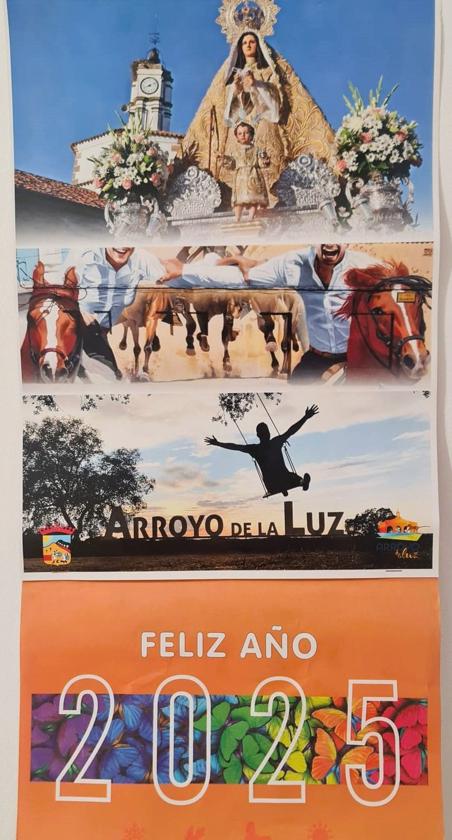 El Ayuntamiento pone a la venta el Calendario Solidario de Arroyo de la Luz
