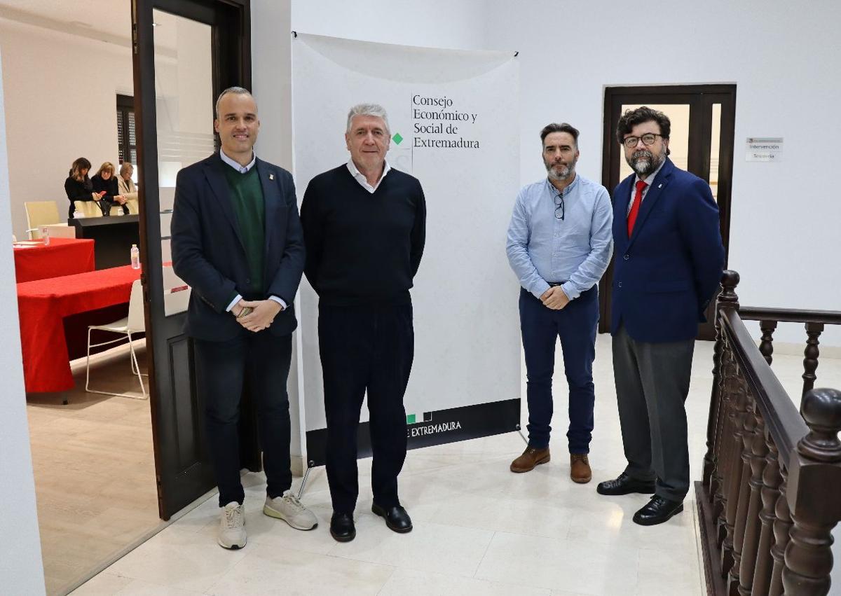 Imagen secundaria 1 - El Ayuntamiento de Arroyo de la Luz acoge el pleno anual del Consejo Económico y Social de Extremadura