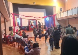 Papá Noel recibió las cartas de los niños de Arroyo de la Luz