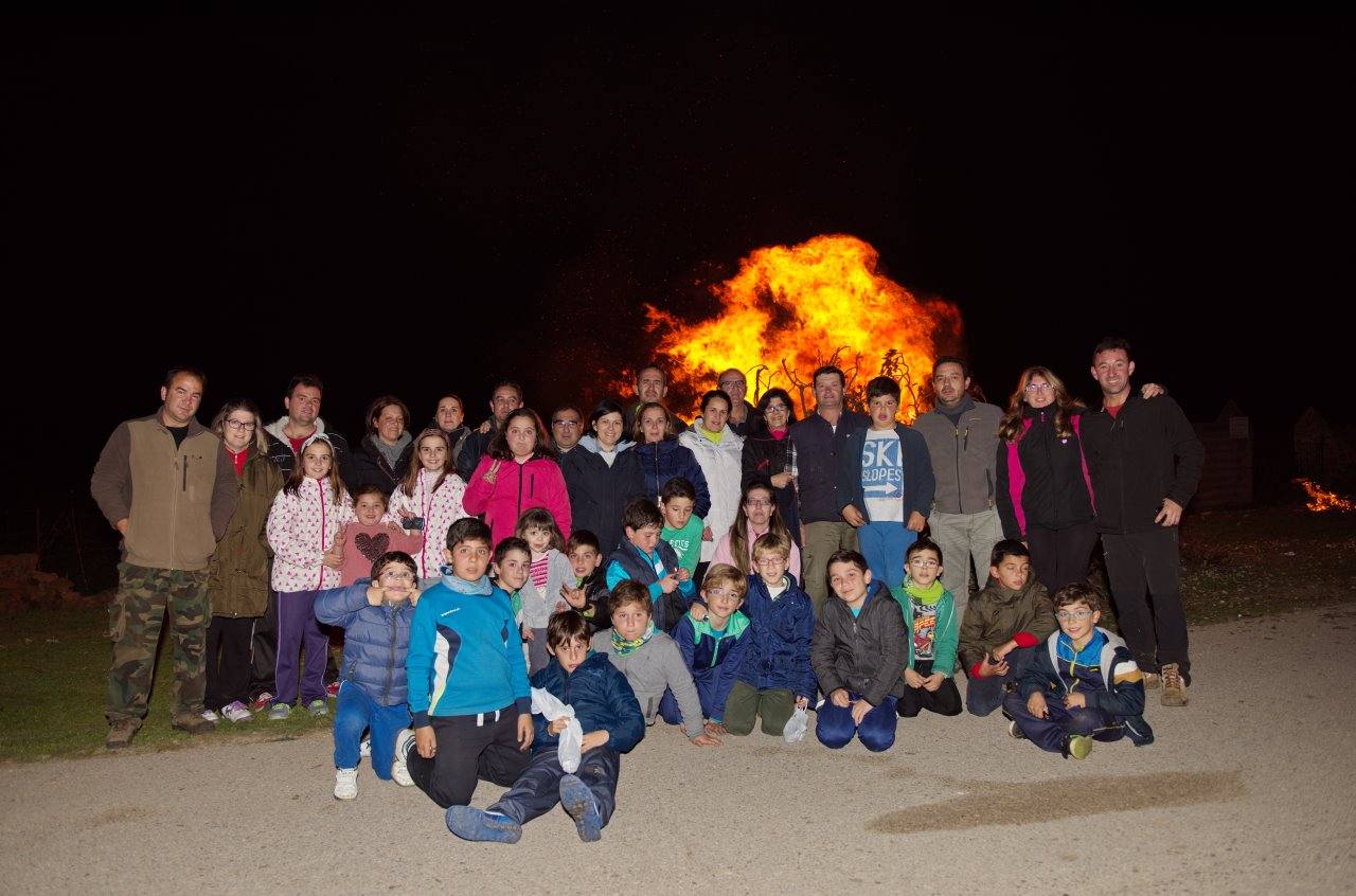 Una de las luminarias de la vispera de la Pura. APyF