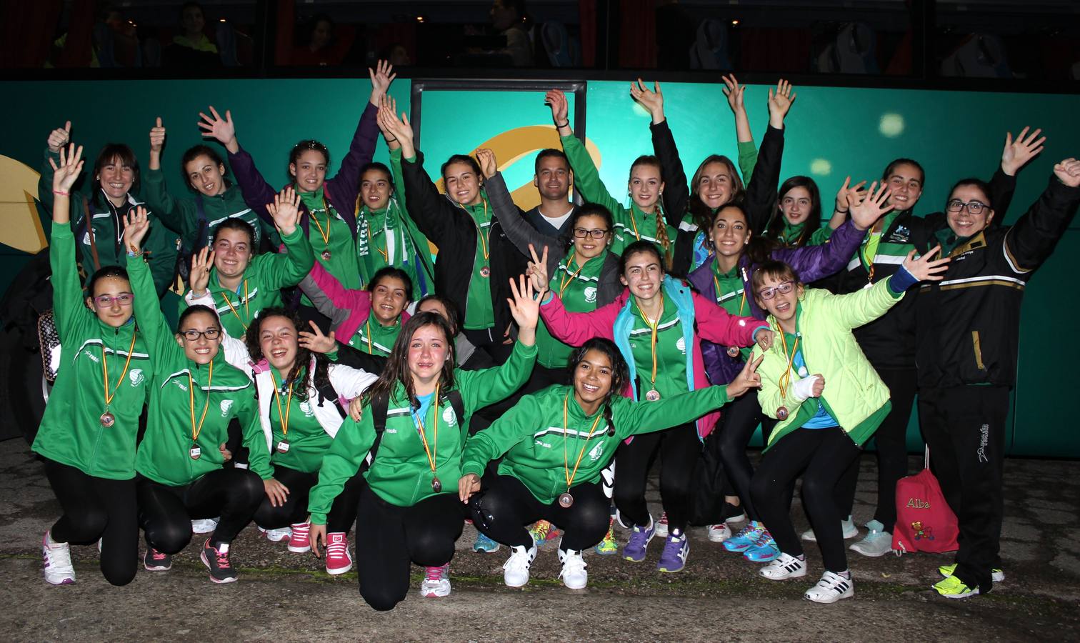 Llegada de los equipos anoche a Arroyo de la Luz. 