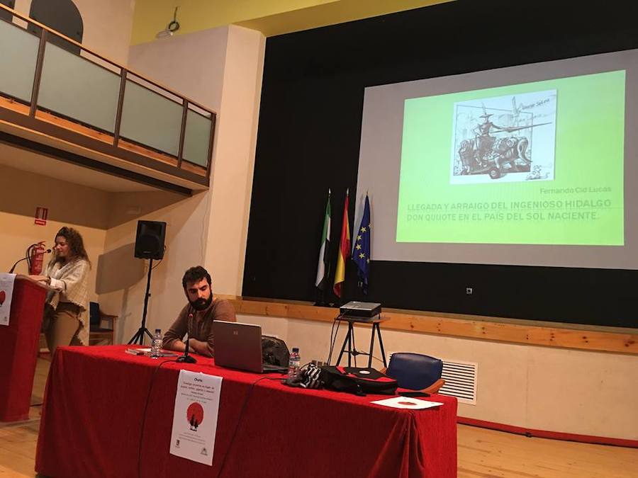 En la presentación de la charla con Fernando Cid. 