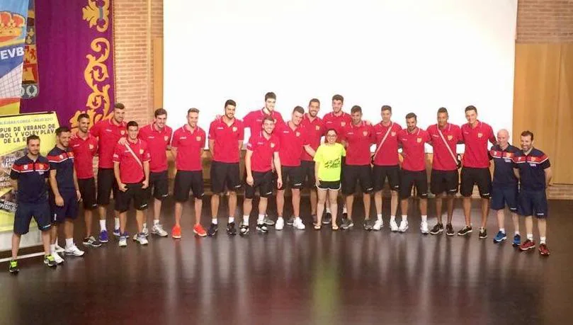Judtih Pérez junto a la Selección Española absoluta. 