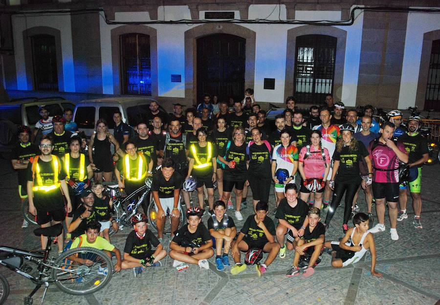 Los participantes de la V Ruta Ciclista. 