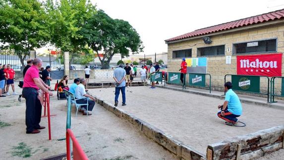 El VI Trofeo de Petanca Ayuntamiento de Arroyo de la Luz, un éxito