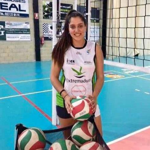 Isabela Cardoso solo piensa en "ganar muchos partidos, para volver a Superliga"