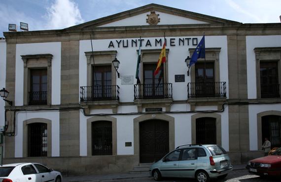 El Ayuntamiento de Arroyo de la Luz dispondrá de unos 500.000 € para contrataciones.