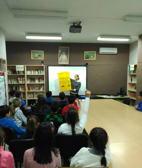 Entrega de contenedores de Plástico y Papel en el CEIP Ntra. Sra. de la Luz