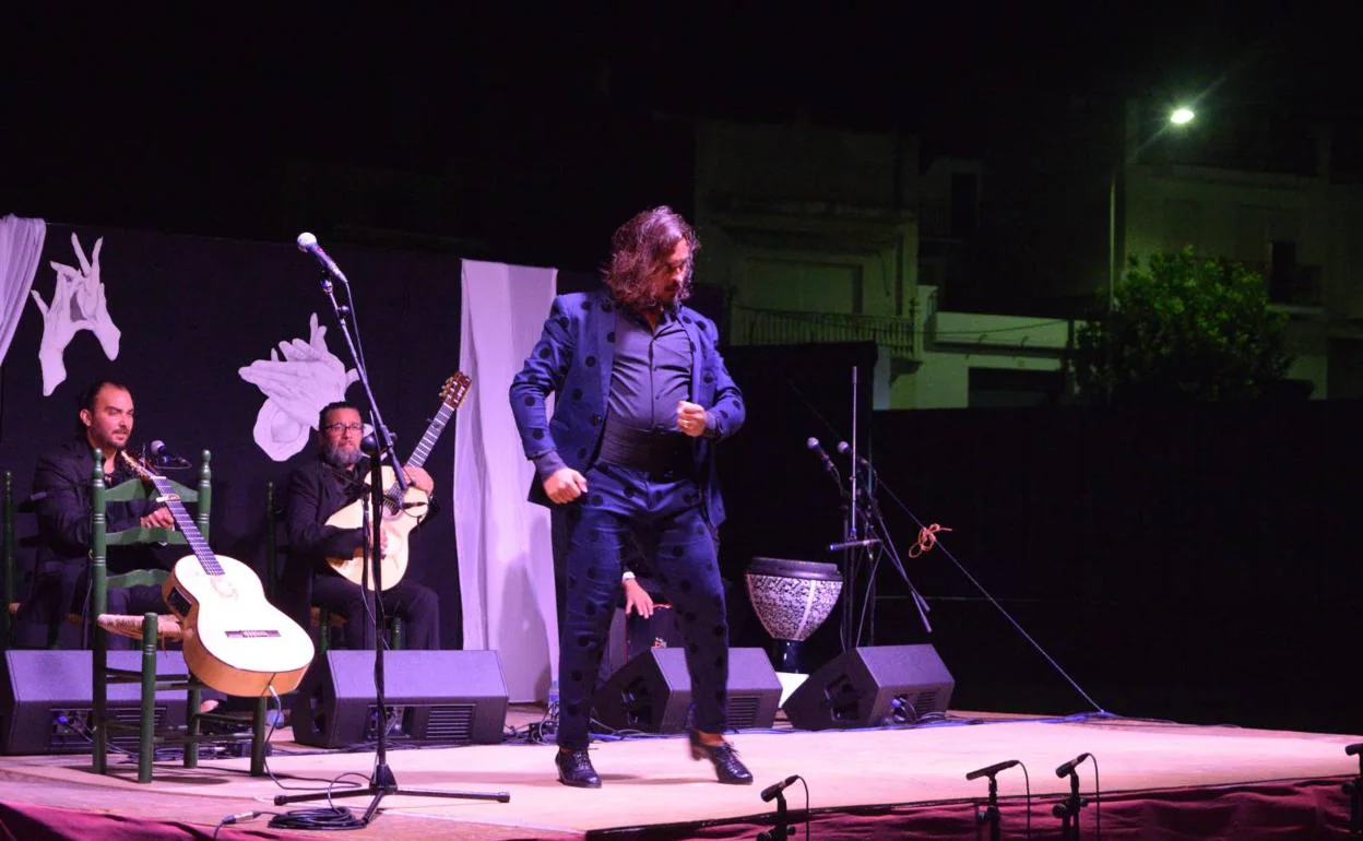 El bailaor 'El Farru' derrochó su arte flamenco en Campanario. 