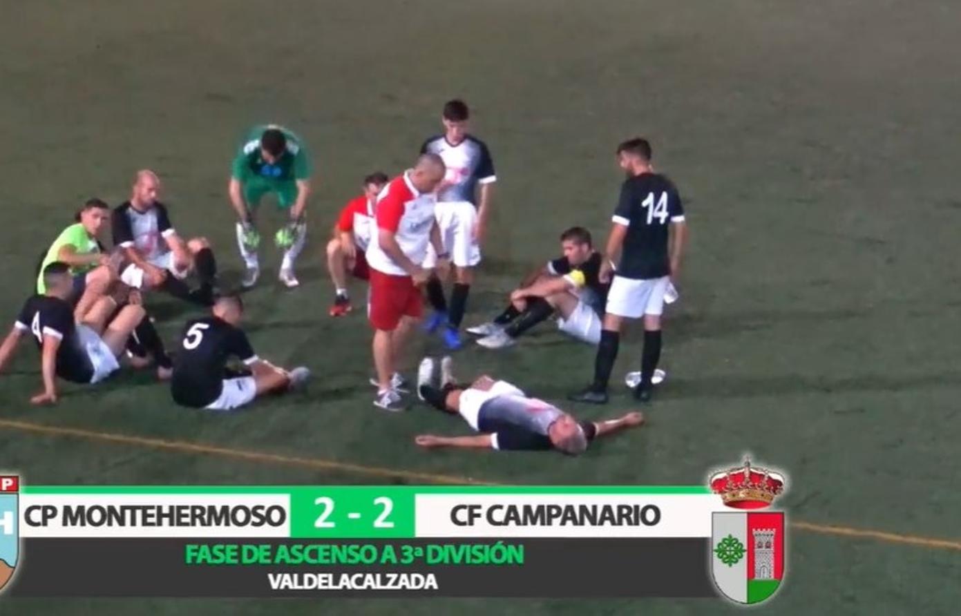 El ascenso a Tercera División del CF Campanario ha traido grandes alegrías no solo para el equipo, sino también para todo un pueblo, cuya afición ha estado volcada, en las buenas y en las malas. Un apoyo incondicional que ha dejado en esta última semana imágenes para el recuerdo. ¡Vamos Campa!