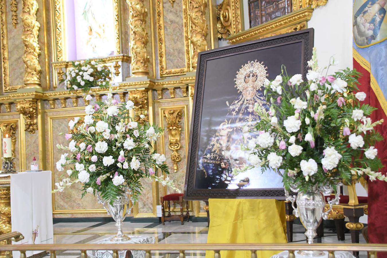 Durante el fin de semana han tenido lugar los actos de celebración del LXV Aniversario de Coronación de la Virgen de Piedraescrita. Este año, dichos actos se han celebrado en la iglesia de la Asunción ante un cuadro de la Virgen, y con aforo reducido y medidas de seguridad. Eso sí, no han faltado la gran fe y devoción que los campanarienses demuestran a su patrona.
