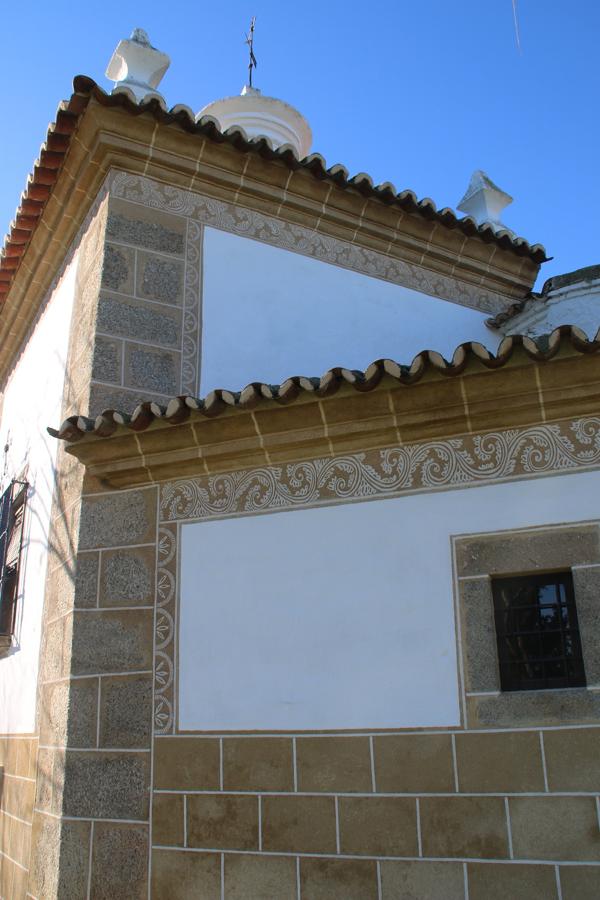 Restauración de los esgrafiados del camarín de la ermita de Campanario. 