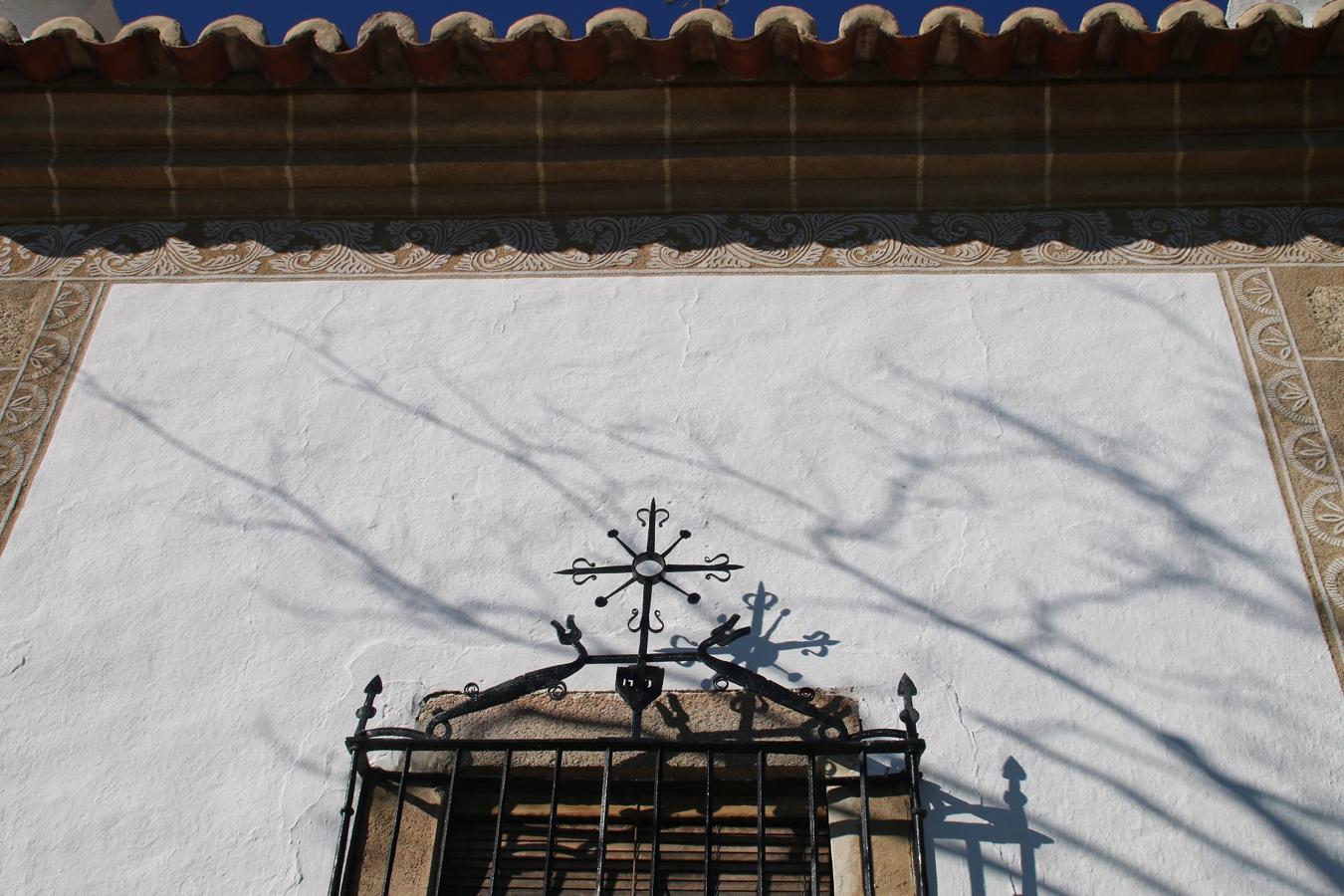 Restauración de los esgrafiados del camarín de la ermita de Campanario. 