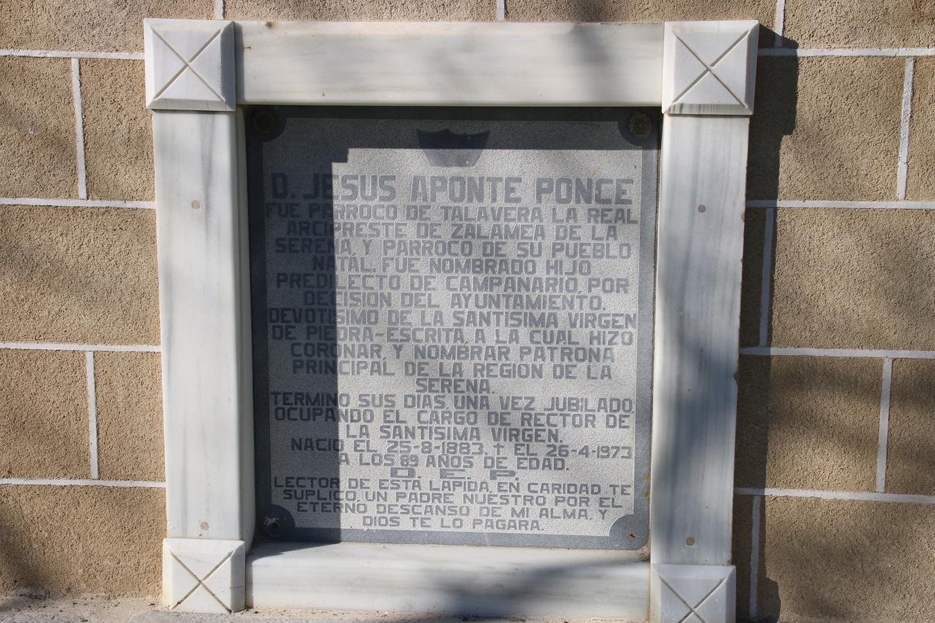 Restauración de los esgrafiados del camarín de la ermita de Campanario. 