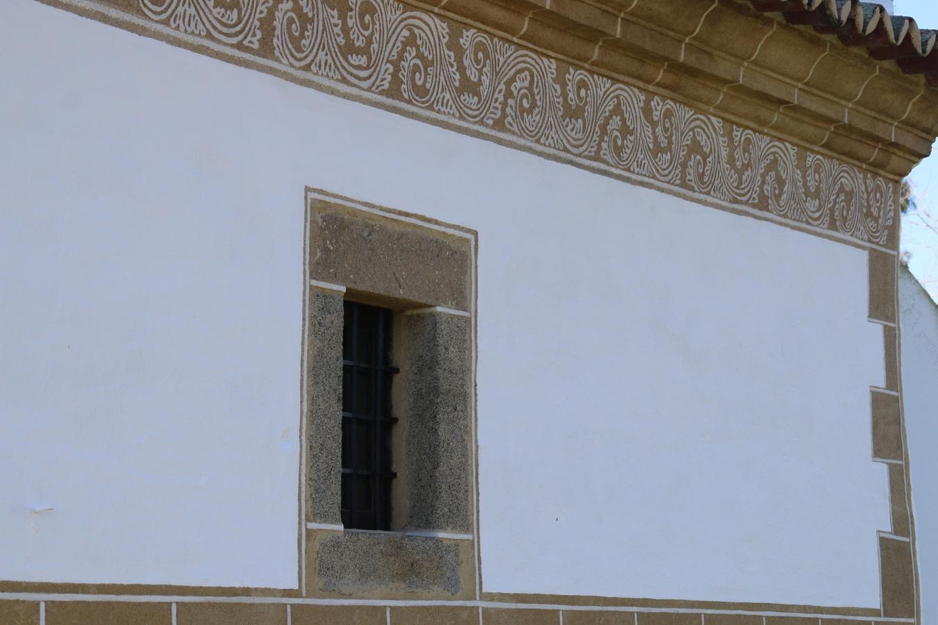 Restauración de los esgrafiados del camarín de la ermita de Campanario. 