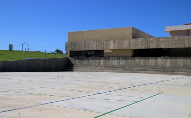 Pista deportiva del colegio. 