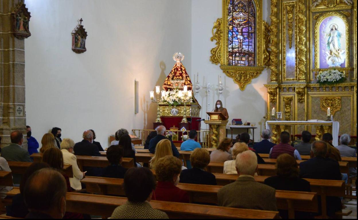 Celebración de la euaristía en honor a la Virgen de Piedraescrita. 
