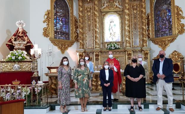Grupo de adultos que ha recibido la Confirmación. 