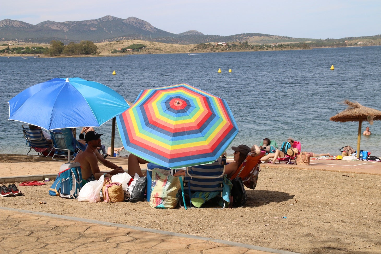 Playa Costa Alegre de Campanario en el Pantano de Orellana. 