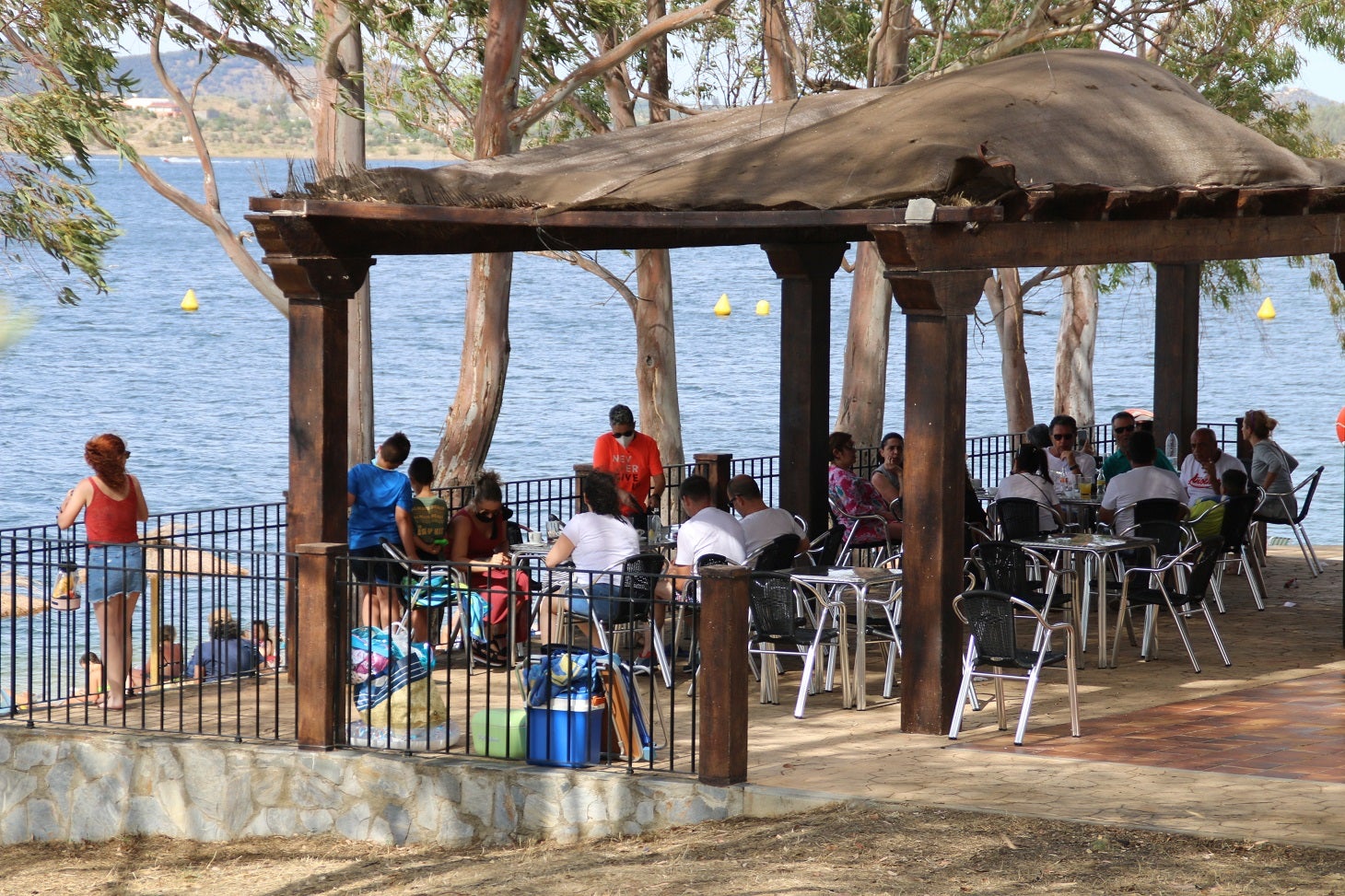 Playa Costa Alegre de Campanario en el Pantano de Orellana. 