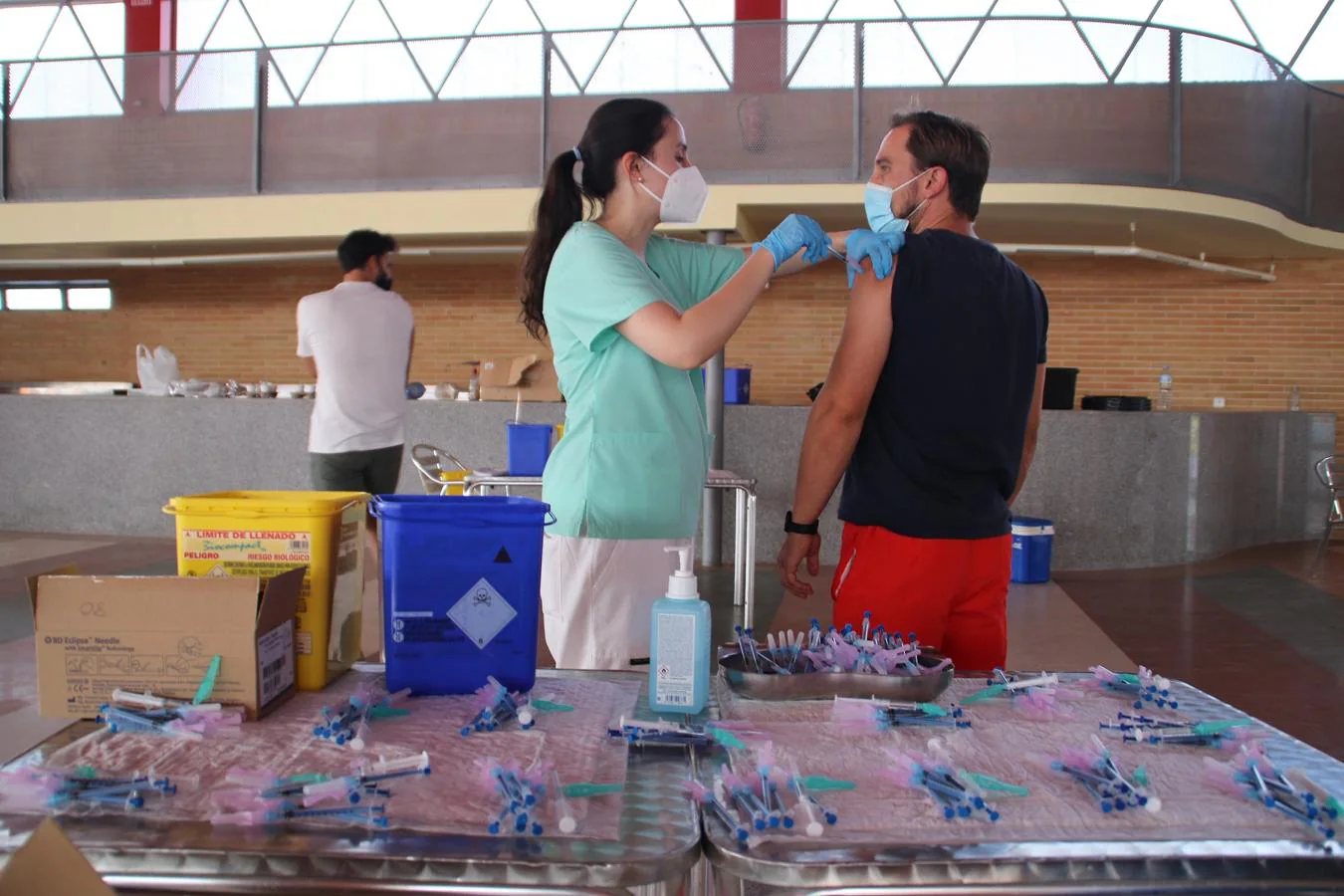 Más de 500 jóvenes fueron vacunados en el Auditorio Municipal de Campanario el 17 de agosto. 