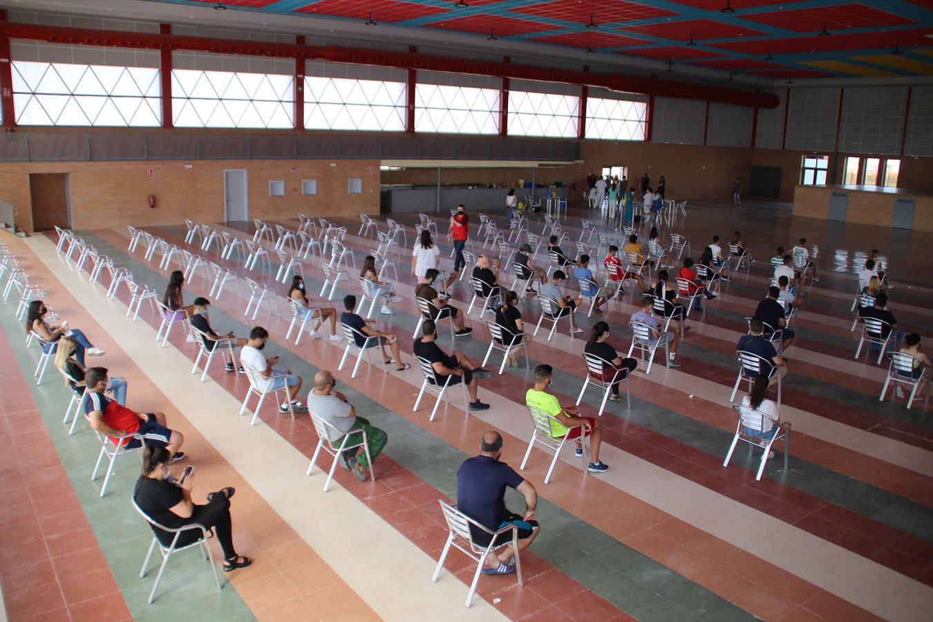 Más de 500 jóvenes fueron vacunados en el Auditorio Municipal de Campanario el 17 de agosto. 