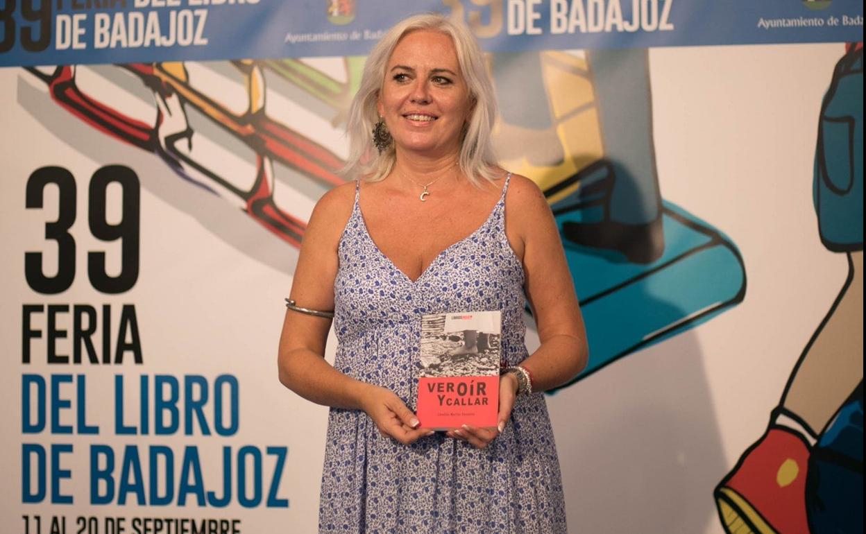 La escritora Candi Morillo presentará su libro 'Ver, oír y callar' en el Centro de Ocio