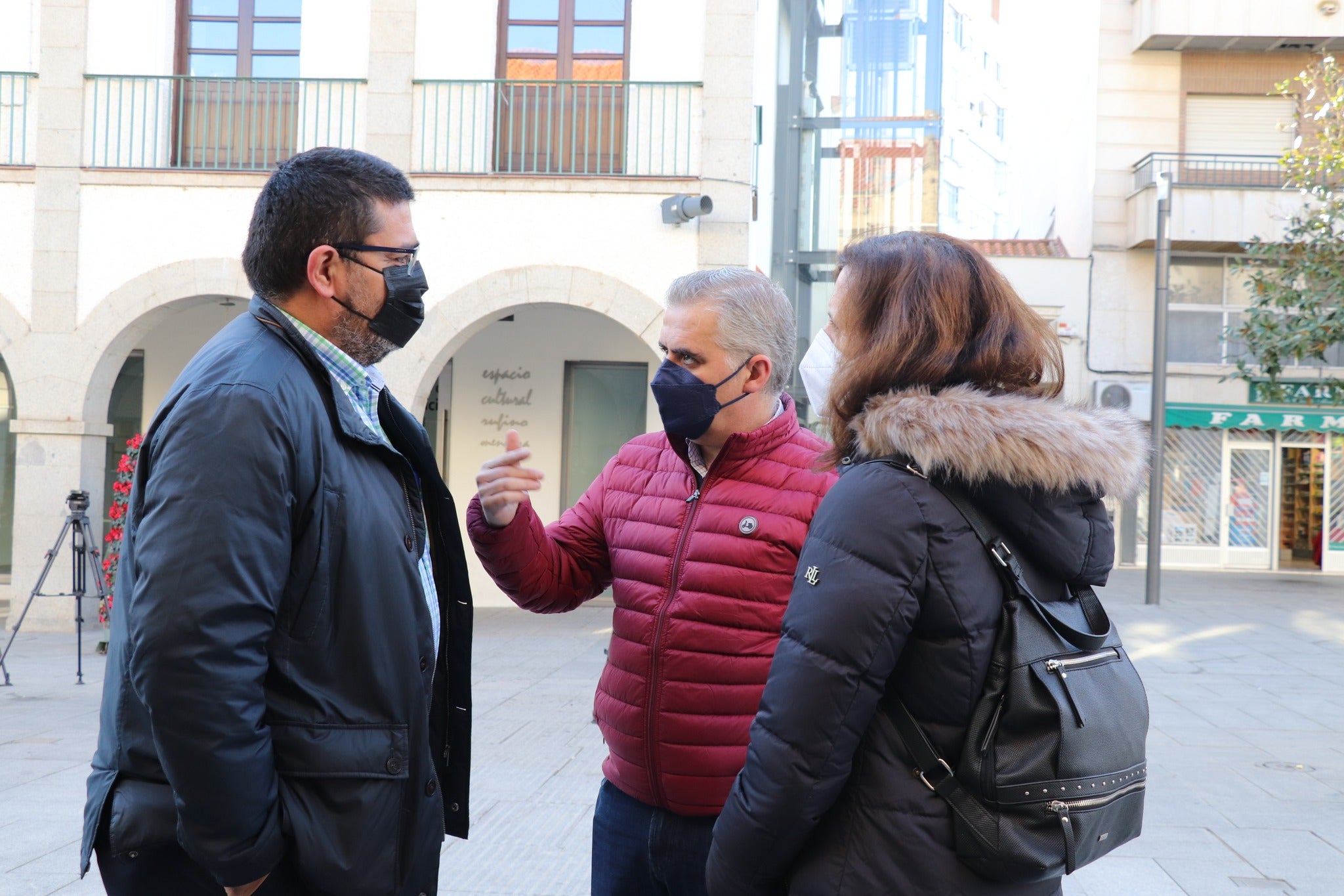El alcalde de Campanario (centro) participó en el acto de apoyo a la unión, como miembro de la Mancomunidad. 